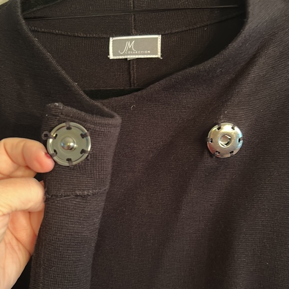 Brand - JM Collection black 3/4 in sleeves with a bell flair with jeweled brooch - Picture 13 of 16